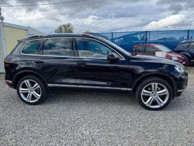 Volkswagen Touareg 3.0 TDI 262 CV tip. BMT Terrain Tech Executive Nero usata Arezzo
