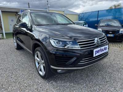 Volkswagen Touareg 3.0 TDI 262 CV tip. BMT Terrain Tech Executive Nero usata Arezzo