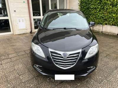 Lancia Ypsilon 1.3 MJT 16V 95 CV 5 porte Platinum Nero usata Alberobello