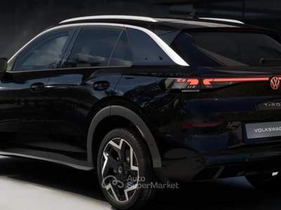 Volkswagen T-Roc 1.5 eTSI ACT 150 CV DSG R-line Tetto panoramco Nero usata Melegnano