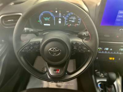 Toyota Yaris Cross 1.5 Hybrid 130 CV 5p. E-CVT GR SPORT Blu/Azzurro usata Melegnano
