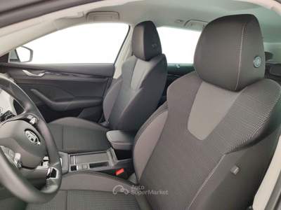 Skoda Octavia Wagon 2.0 TDI 150 CV SCR DSG Executive Argento usata Massa
