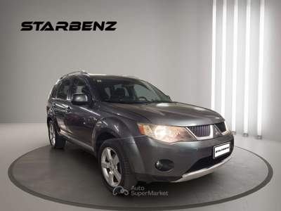 Mitsubishi Outlander Outlander 2.2 Instyle 7p 4x4 Grigio usata Torbole Casaglia