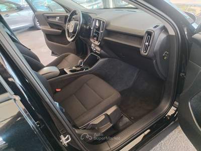 Volvo XC40 XC40 1.5 t2 Momentum Core auto my21 Nero usata Milano
