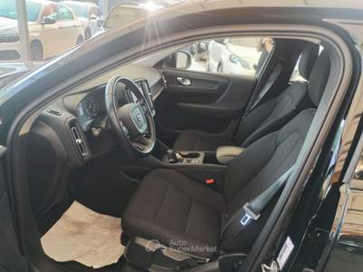 Volvo XC40 XC40 1.5 t2 Momentum Core auto my21 Nero usata Milano