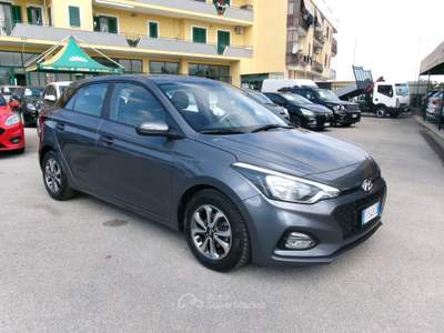 Hyundai i20 i20 5P 1.2 75CV E6D MPI CONNECTLINE **PERFETTA** Grigio usata Giugliano in Campania