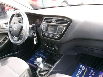 Hyundai i20 i20 5P 1.2 75CV E6D MPI CONNECTLINE **PERFETTA** Grigio usata Giugliano in Campania