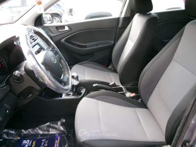 Hyundai i20 i20 5P 1.2 75CV E6D MPI CONNECTLINE **PERFETTA** Grigio usata Giugliano in Campania