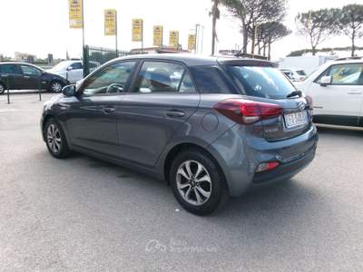 Hyundai i20 i20 5P 1.2 75CV E6D MPI CONNECTLINE **PERFETTA** Grigio usata Giugliano in Campania