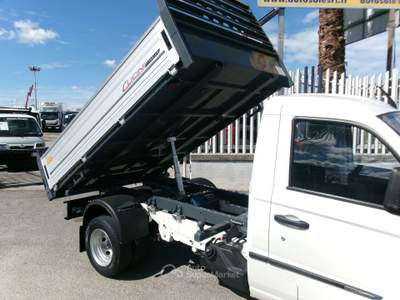 Piaggio Porter NP6 1.5 106CV GPL DI SERIE MAXXI RIBALTABILE TRILATERALE CUCINI Bianco usata Giugliano in Campania