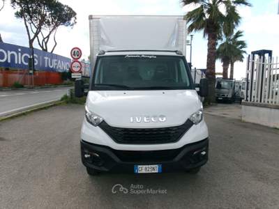 Iveco Daily 35C14 2.3 140CV E6D BOX+PEDANA CARICATRICE 8Q Bianco usata Giugliano in Campania
