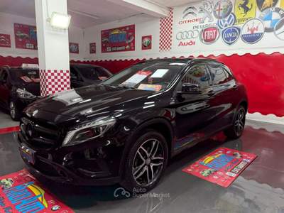 Mercedes-Benz GLA 200 2.1 136cv Enduro - 2016 Nero usata Giugliano in Campania
