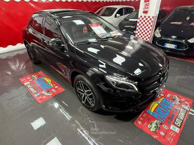 Mercedes-Benz GLA 200 2.1 136cv Enduro - 2016 Nero usata Giugliano in Campania