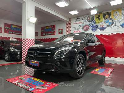 Mercedes-Benz GLA 200 2.1 136cv Enduro - 2016 Nero usata Giugliano in Campania