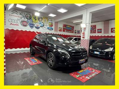 Mercedes-Benz GLA 200 2.1 136cv Enduro - 2016 Nero usata Giugliano in Campania