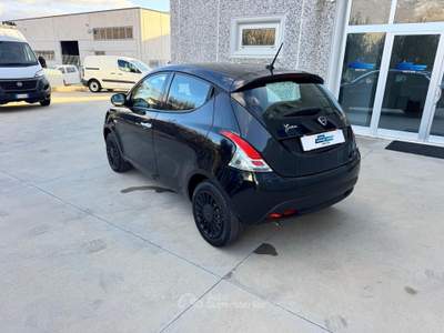 Lancia Ypsilon Ypsilon 1.0 FireFly 5 porte S&S Hybrid Silver Nero usata Miranda