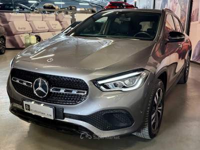 Mercedes-Benz GLA d Automatic Sport Plus Grigio usata Castellammare di Stabia