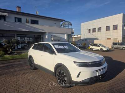 Opel Grandland 1.2 Hybrid Edition 145CV e-dcs6 Bianco usata Montagnana