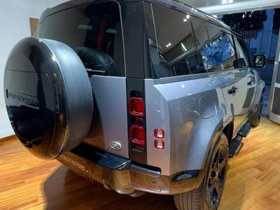 Land Rover Defender 110 3.0D I6 200 CV AWD Auto X-Dynamic SE Grigio usata Afragola