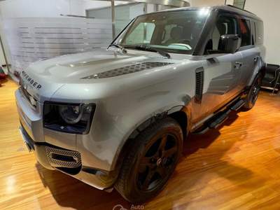 Land Rover Defender 110 3.0D I6 200 CV AWD Auto X-Dynamic SE Grigio usata Afragola