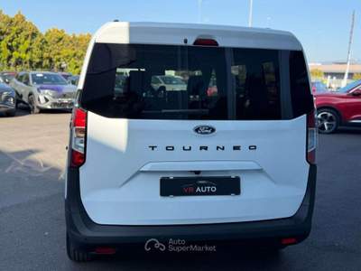 Ford Transit/Tourneo/Bus Courier II 1.0 ecoboost Titanium powershift 125cv Bianco usata Verona