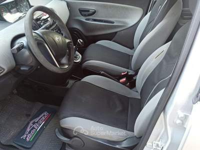 Lancia Ypsilon 1.3 MJT 16V 95 CV 5 porte S&S Gold Argento usata Castrovillari