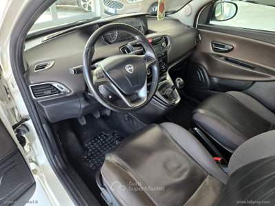 Lancia Ypsilon Ypsilon 1.3 MJT 95 CV 5p. S&S Platinum TETTO APRIBILE Bianco usata Ascoli Satriano