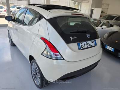 Lancia Ypsilon Ypsilon 1.3 MJT 95 CV 5p. S&S Platinum TETTO APRIBILE Bianco usata Ascoli Satriano