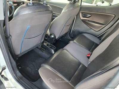 Lancia Ypsilon Ypsilon 1.3 MJT 95 CV 5p. S&S Platinum TETTO APRIBILE Bianco usata Ascoli Satriano