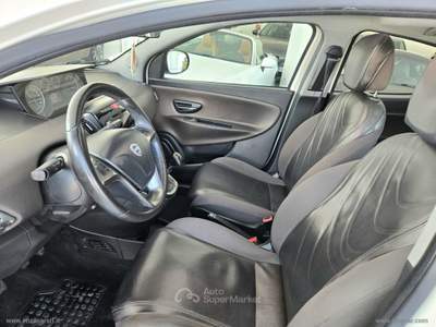 Lancia Ypsilon Ypsilon 1.3 MJT 95 CV 5p. S&S Platinum TETTO APRIBILE Bianco usata Ascoli Satriano