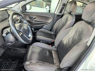 Lancia Ypsilon Ypsilon 1.3 MJT 95 CV 5p. S&S Platinum TETTO APRIBILE Bianco usata Ascoli Satriano
