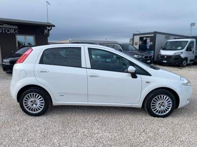 Fiat Grande Punto 5 porte Dynamic NEOPATENTATI UNICO PROPIETARIO Bianco usata Corato