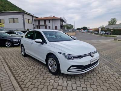 Volkswagen Golf 1.5 eTSI EVO ACT Life DSG Bianco usata Prevalle