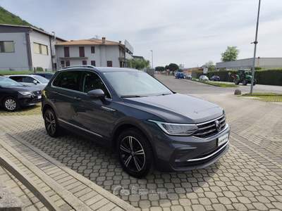 Volkswagen Tiguan 2.0 TDI SCR 110KW Life DSG Grigio usata Prevalle