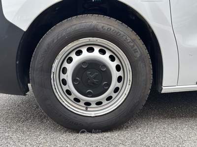 Peugeot Expert Expert BlueHDi 100 S&S PL-SL-TN Furgone Premium Long usata Mazzano