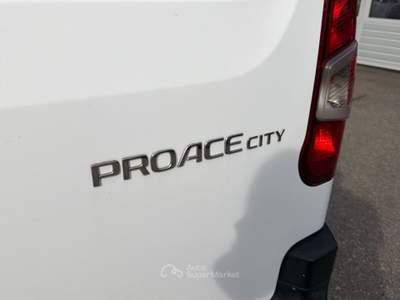 Toyota Proace 1.5D 75cv S&S MT L1 S Bianco usata Varese
