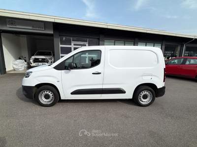 Toyota Proace 1.5D 75cv S&S MT L1 S Bianco usata Varese