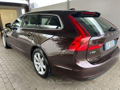 Volvo V90 V90 2016 2.0 d3 Momentum geartronic Marrone usata Oleggio