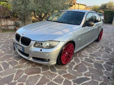 BMW Serie 3 320d 320 d Futura 170 cv berlina Argento usata Rimini