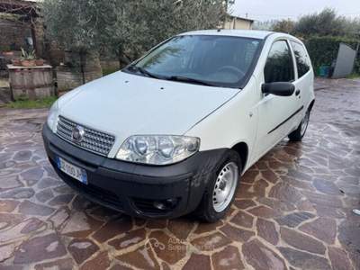 Fiat Punto 1.2 3p. 2 posti Natural Power Van Bianco usata Rimini