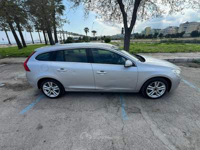 Volvo V60 Momentum - 2011 Grigio usata Barletta