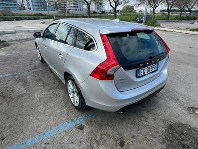 Volvo V60 Momentum - 2011 Grigio usata Barletta