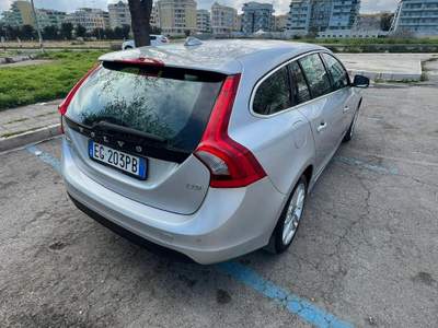 Volvo V60 Momentum - 2011 Grigio usata Barletta