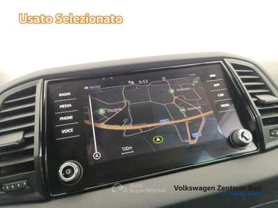 Skoda Karoq 2.0 tdi evo sportline 115cv dsg Bianco usata Bari