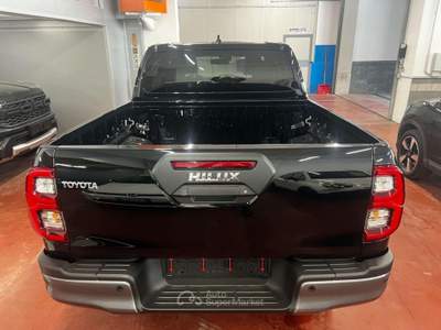 Toyota Hilux Hilux 2.8 d-4d 48V double cab Invincible auto Nero usata Corteno Golgi