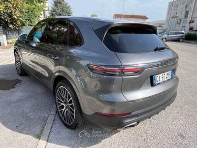 Porsche Cayenne Cayenne III 3.0 ehybrid tiptronic Porsche Approved Grigio usata Jesi