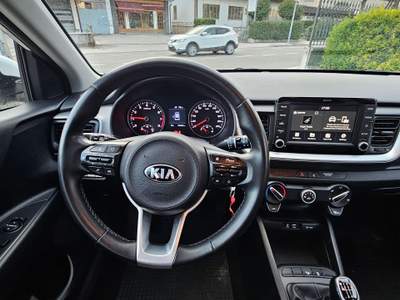 Kia Stonic Ottime condizioni generali. Tagliandi ufficiali Bianco usata Rosà