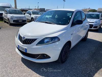 Lancia Ypsilon 1.0 FireFly 5 porte S&S Hybrid Alberta Ferretti Bianco usata Sinalunga
