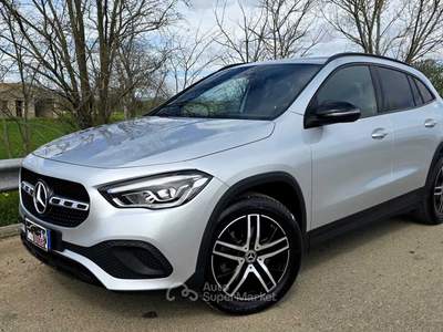 Mercedes-Benz GLA 220d 190cv 4MATIC NIGHT EDITION Argento usata Altamura