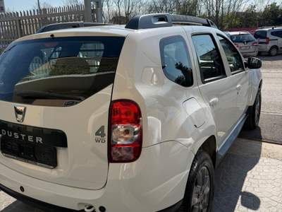 Dacia Duster DACIA DUSTER 4WD Bianco usata Sant'Antimo